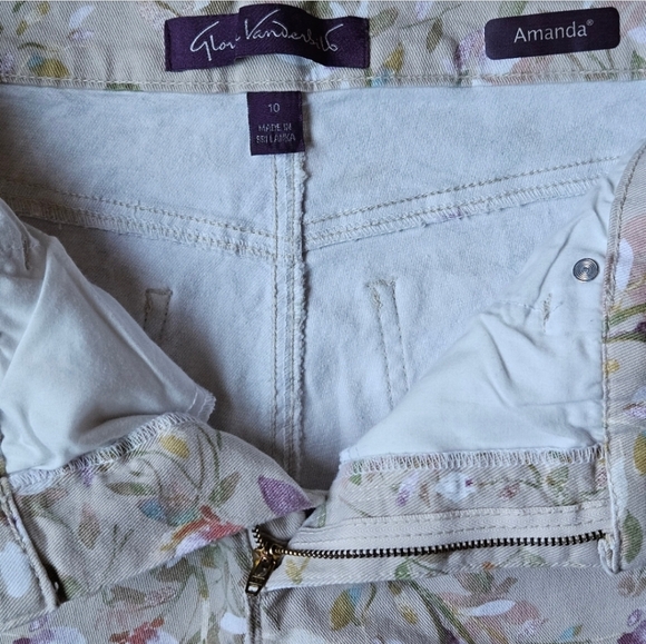 📌180 GLORIA VANDERBILT TAN FLORAL JEANS WOMEN'S SIZE 10 - Picture 10 of 11